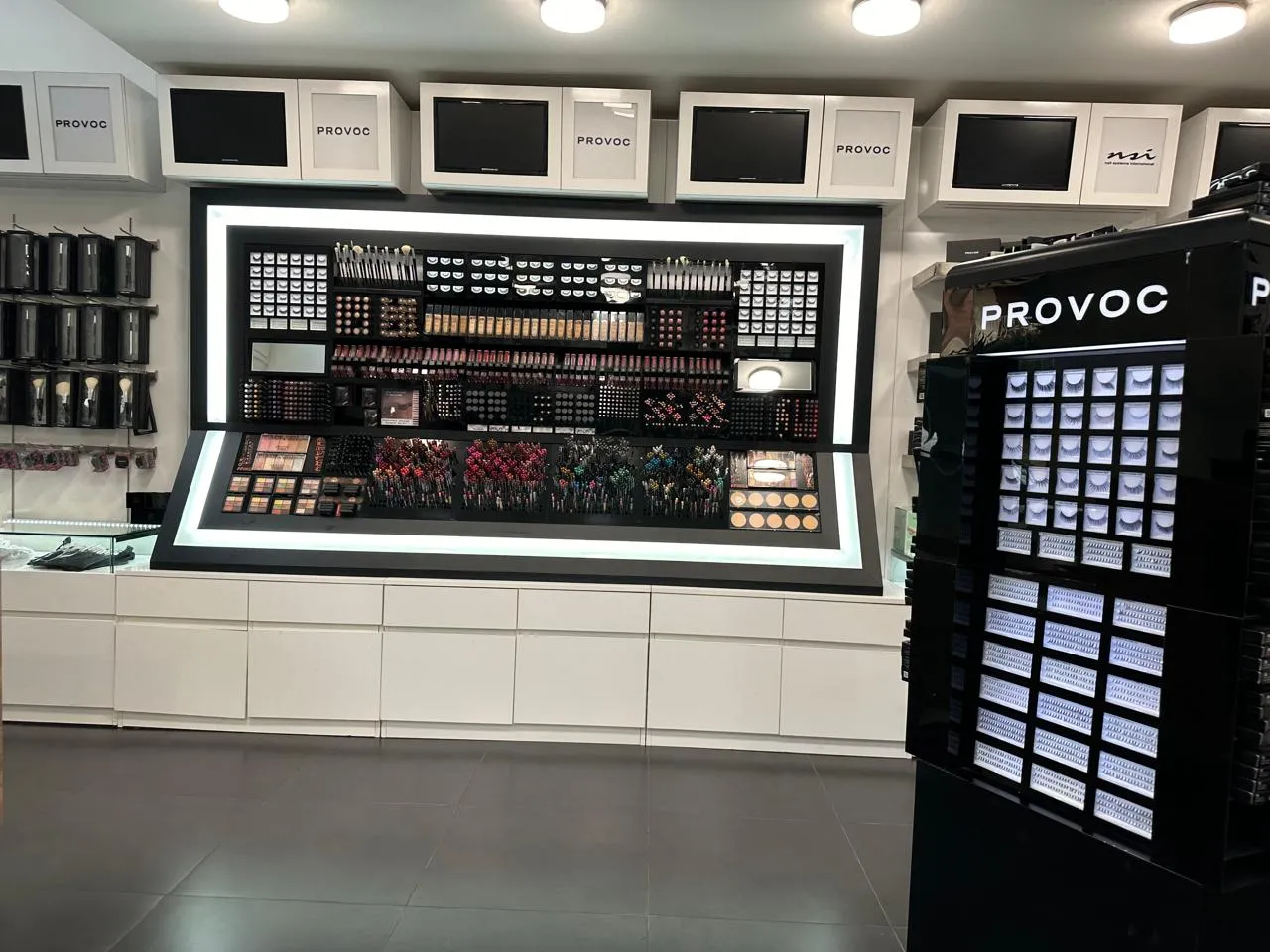 Proffesional Showroom 1